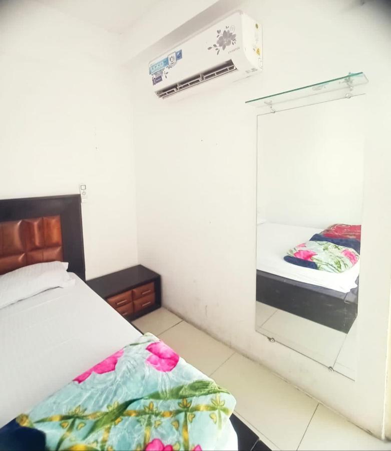 Homestay Ac Dormitory New Delhi Exterior foto