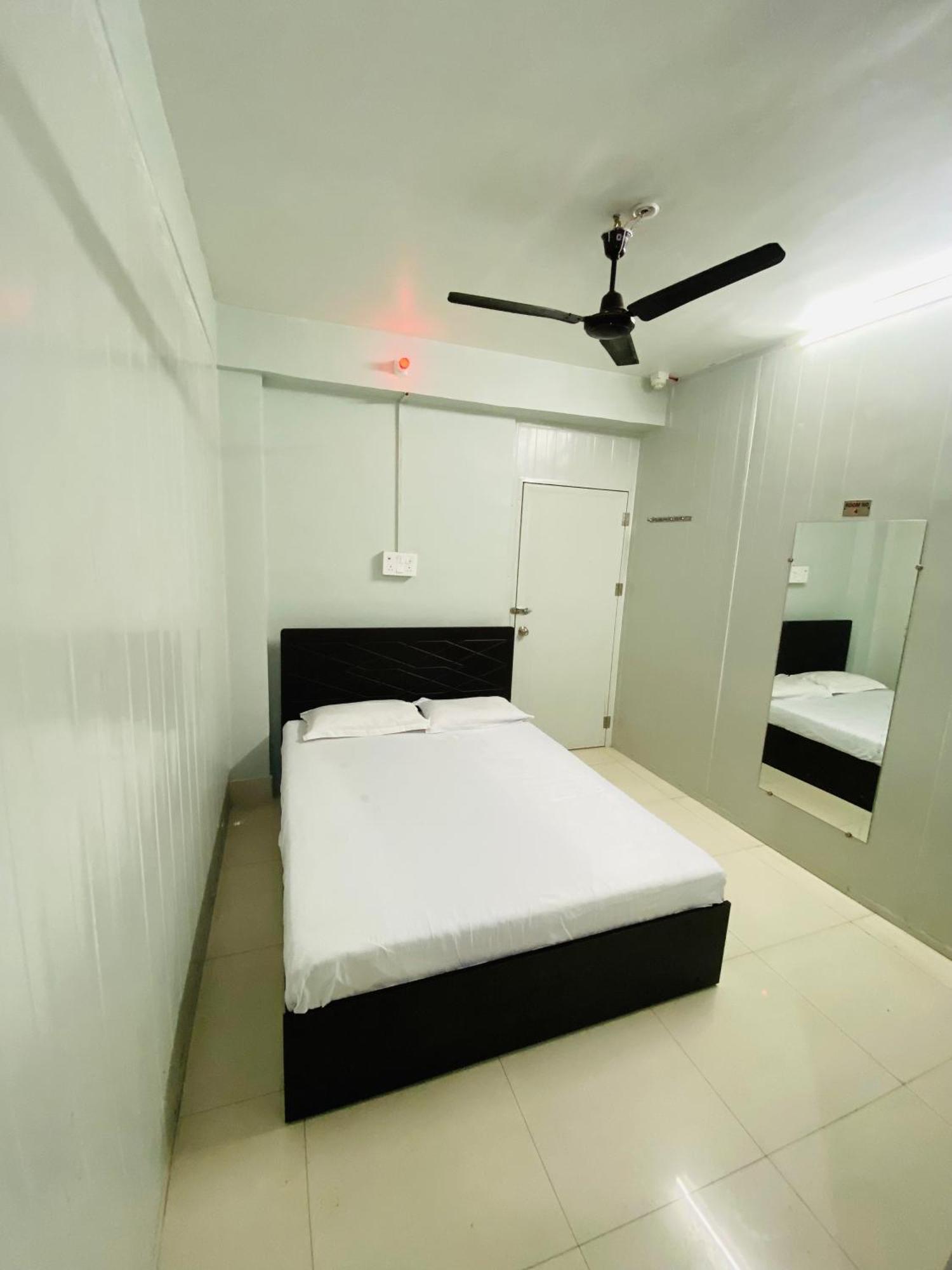 Homestay Ac Dormitory New Delhi Exterior foto