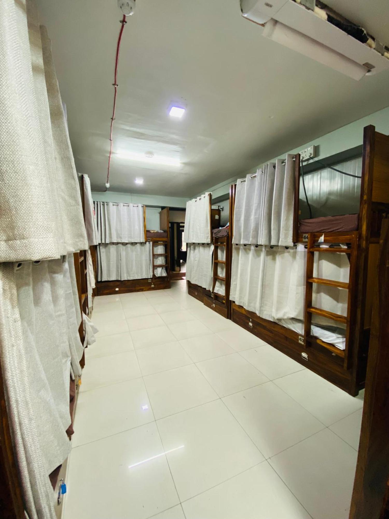 Homestay Ac Dormitory New Delhi Exterior foto