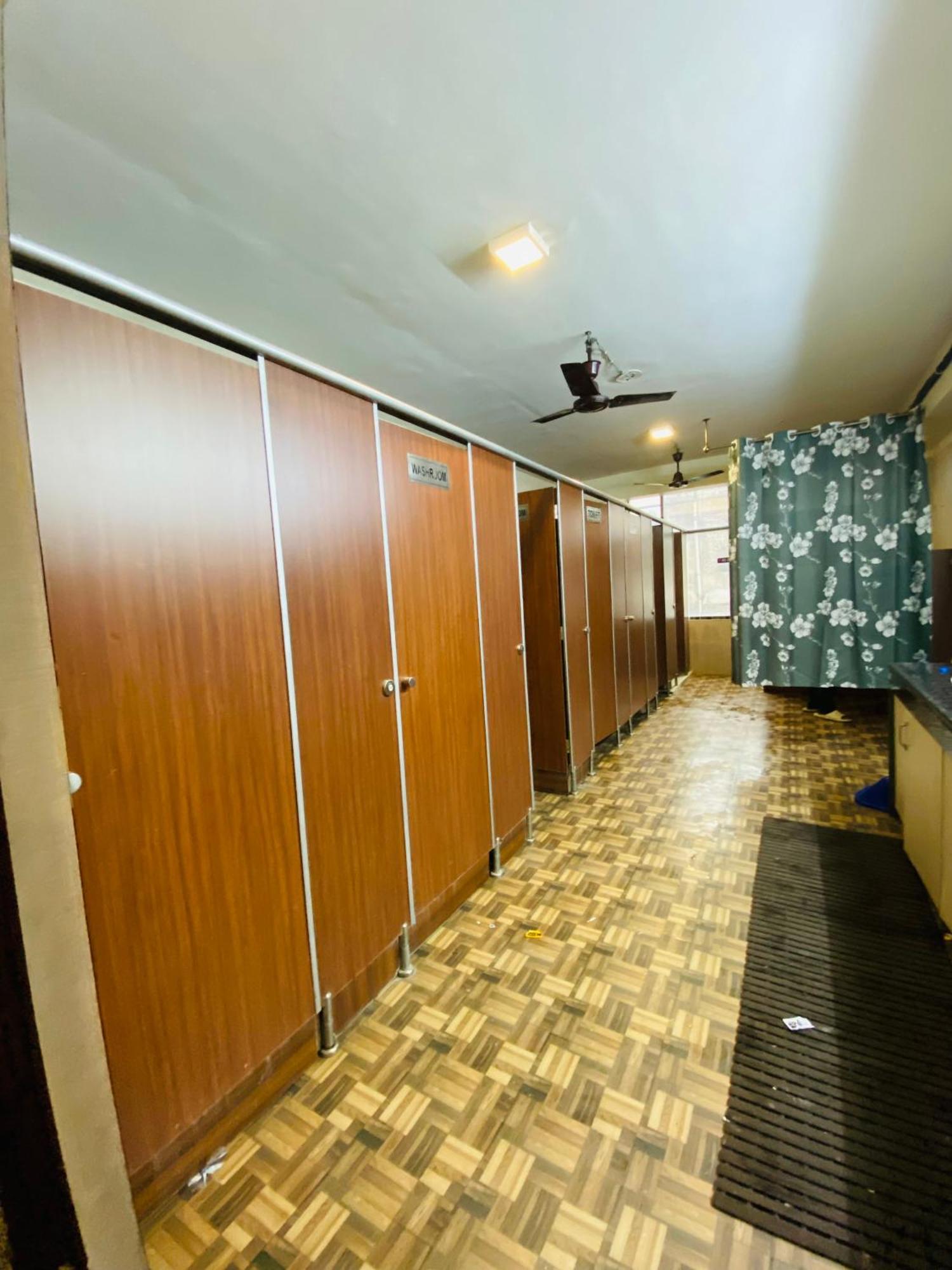 Homestay Ac Dormitory New Delhi Exterior foto