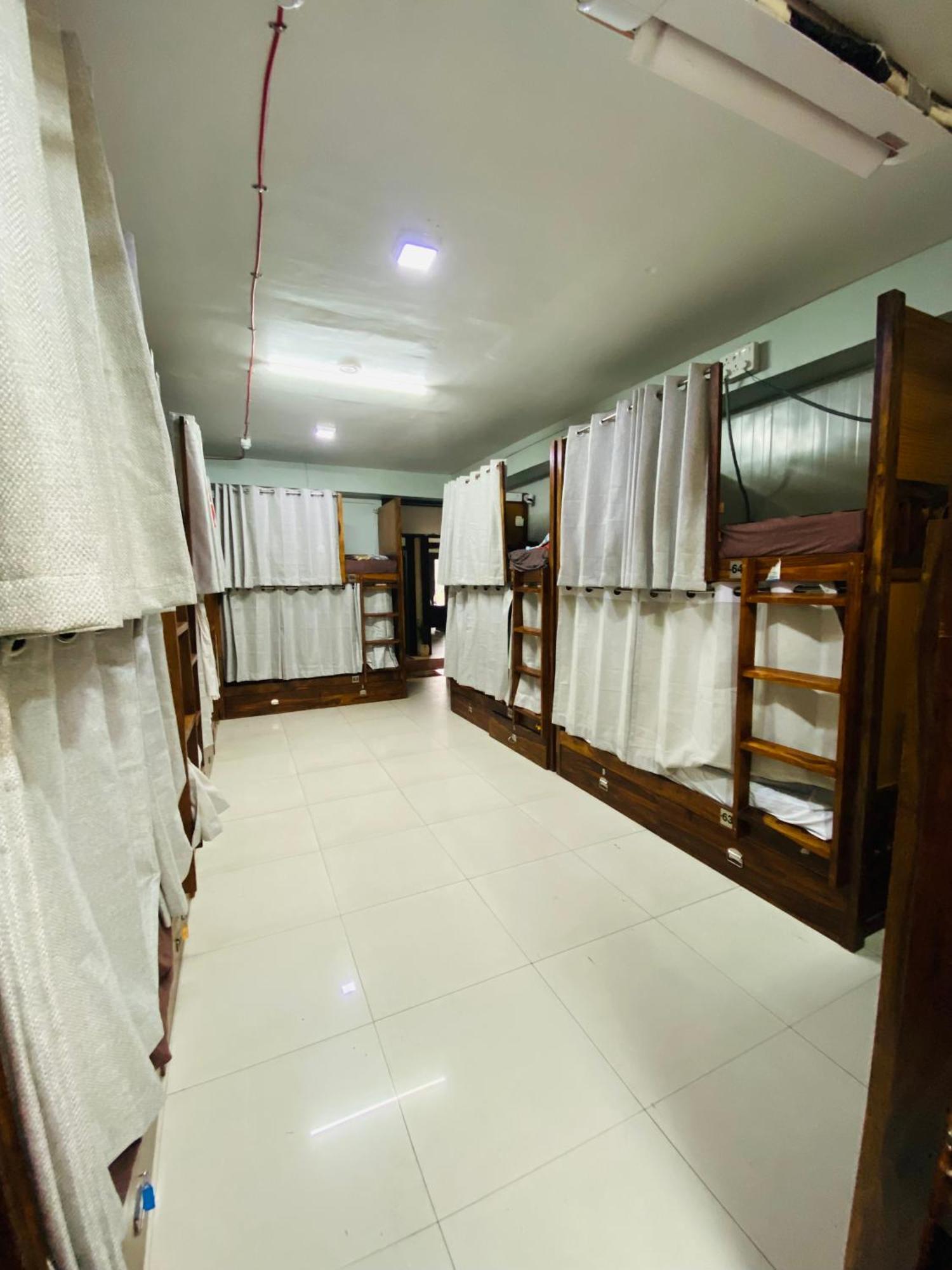 Homestay Ac Dormitory New Delhi Exterior foto