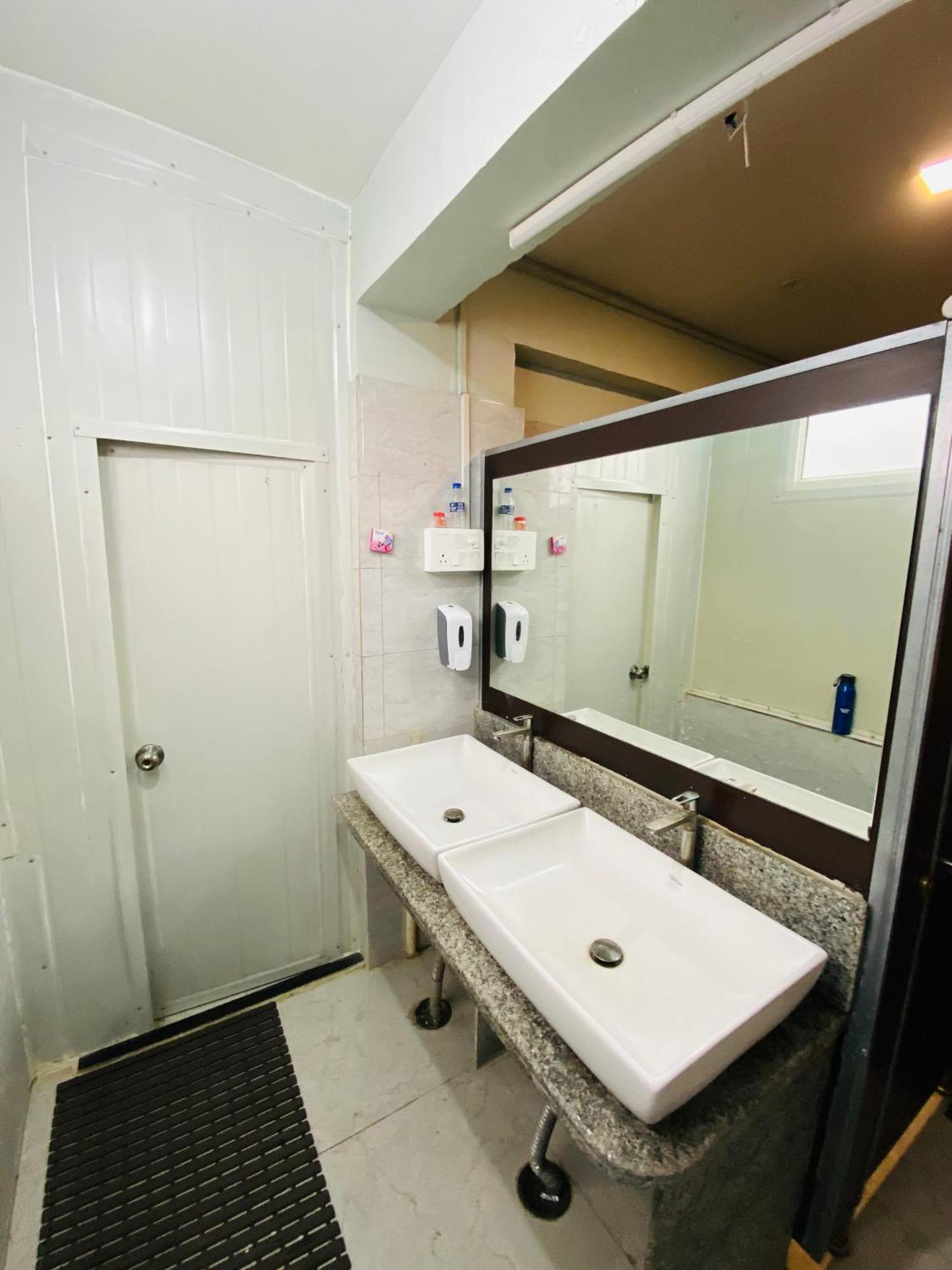 Homestay Ac Dormitory New Delhi Exterior foto