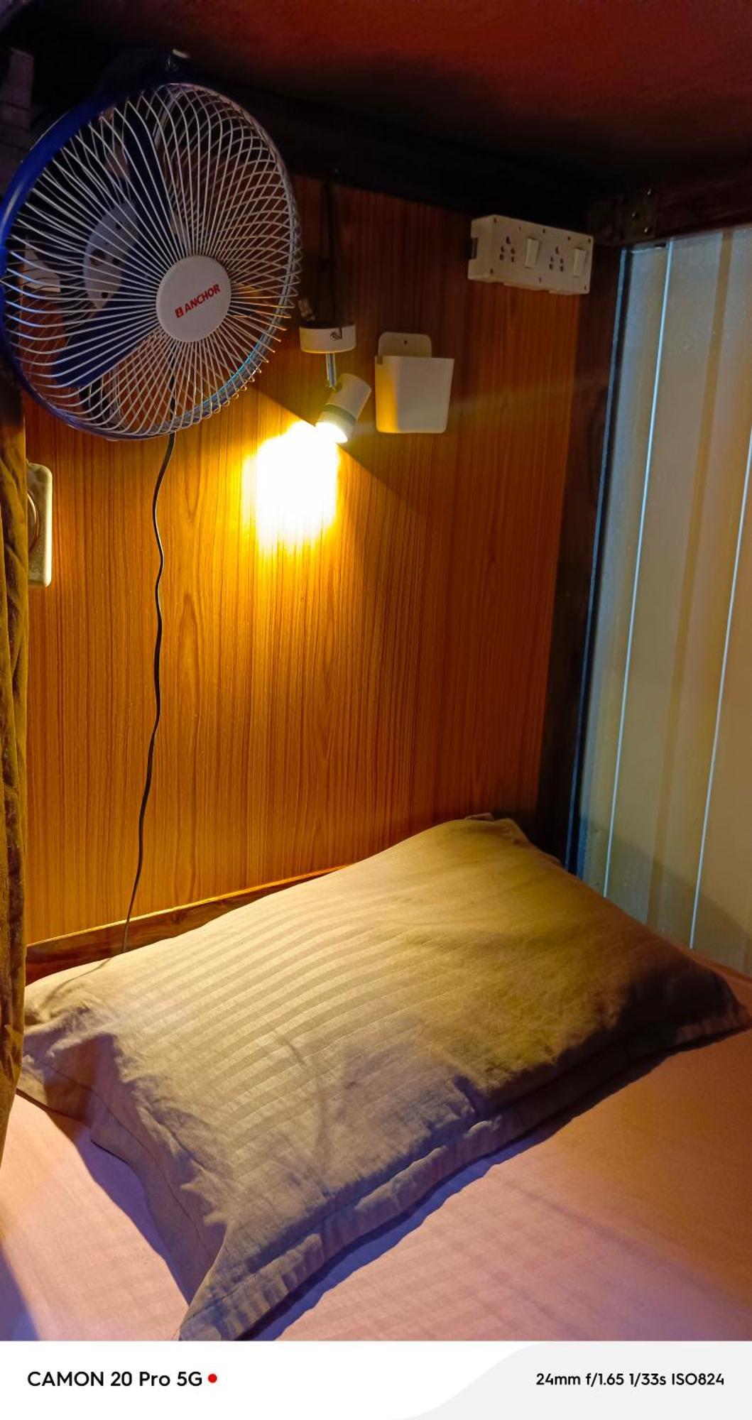 Homestay Ac Dormitory New Delhi Exterior foto