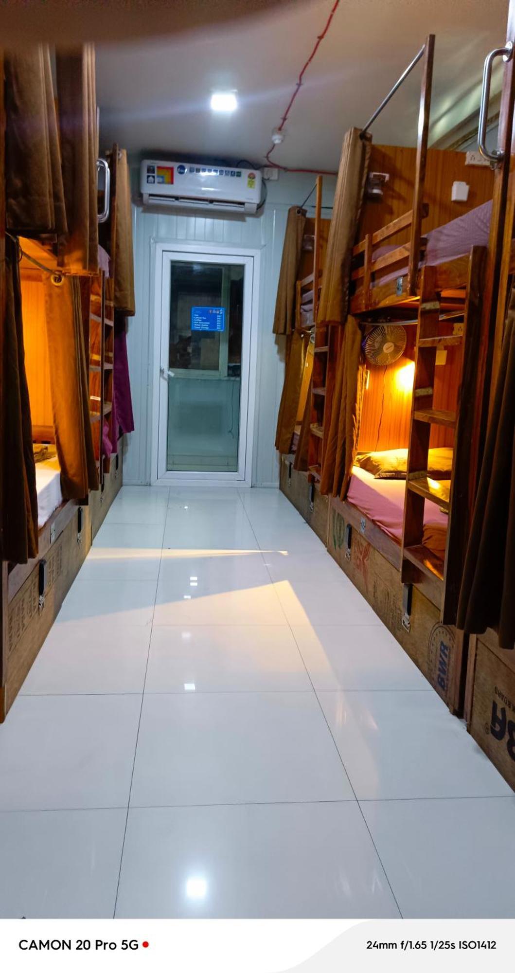 Homestay Ac Dormitory New Delhi Exterior foto