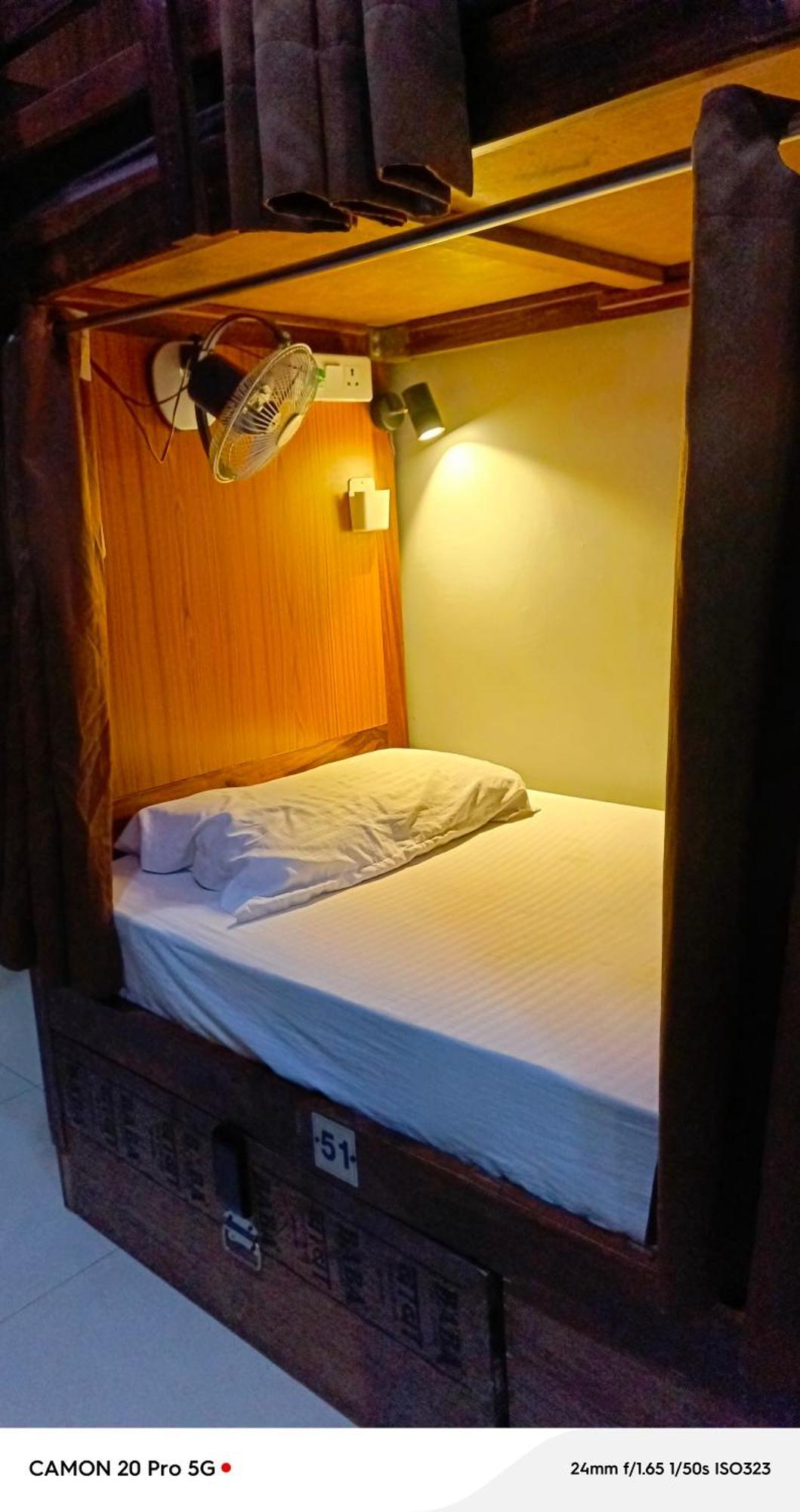 Homestay Ac Dormitory New Delhi Exterior foto
