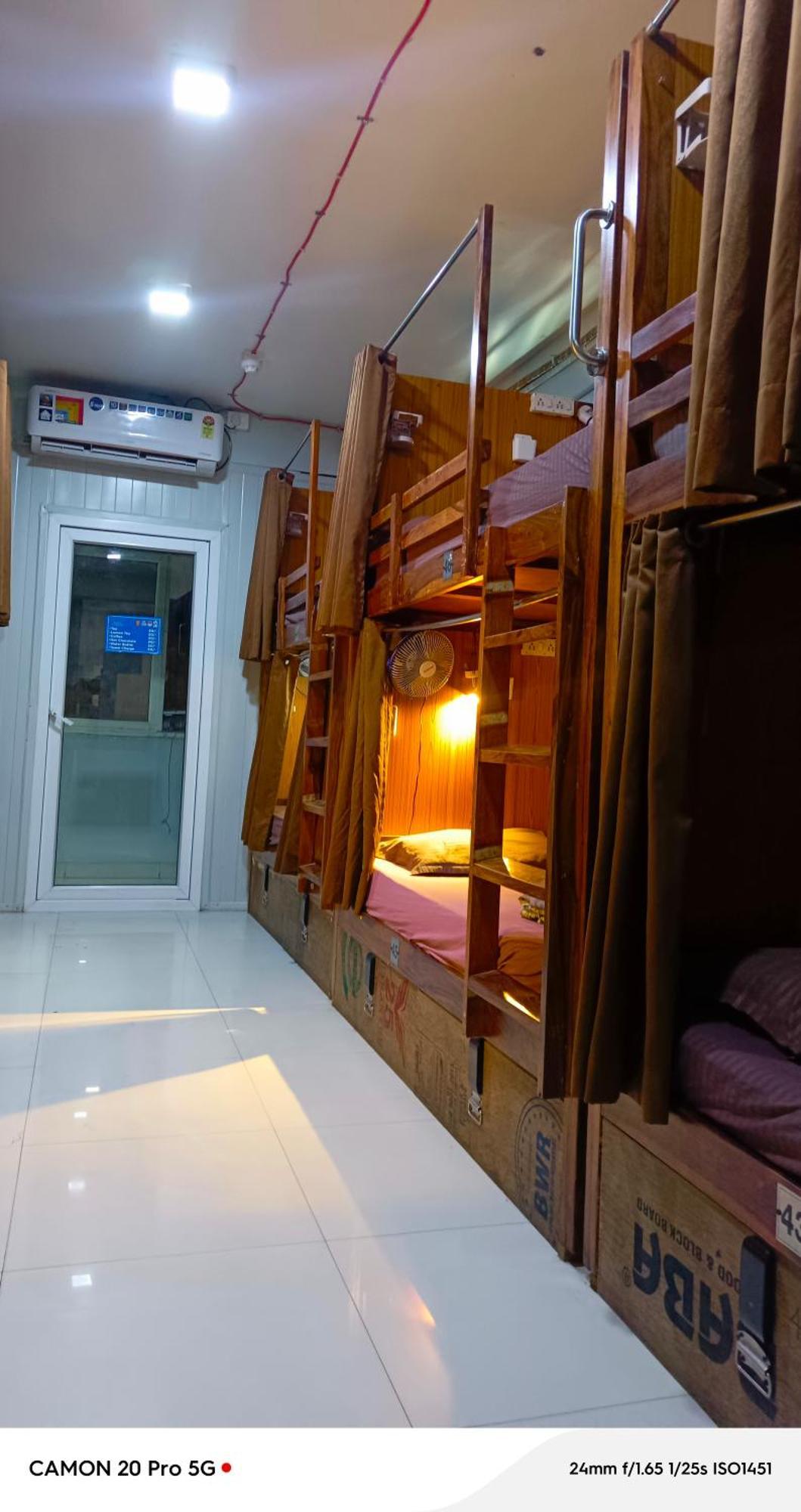 Homestay Ac Dormitory New Delhi Exterior foto