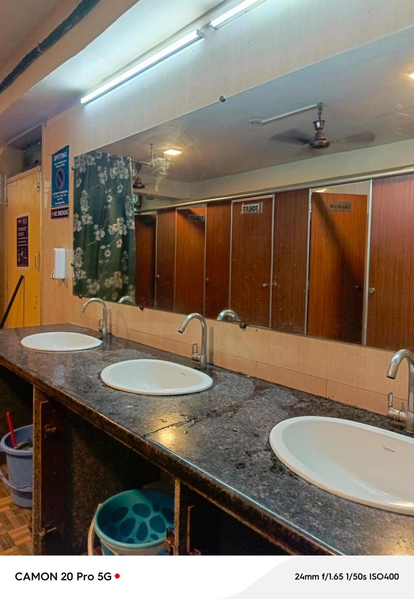 Homestay Ac Dormitory New Delhi Exterior foto