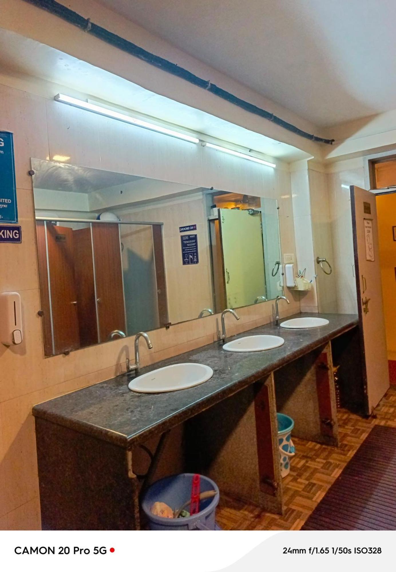 Homestay Ac Dormitory New Delhi Exterior foto